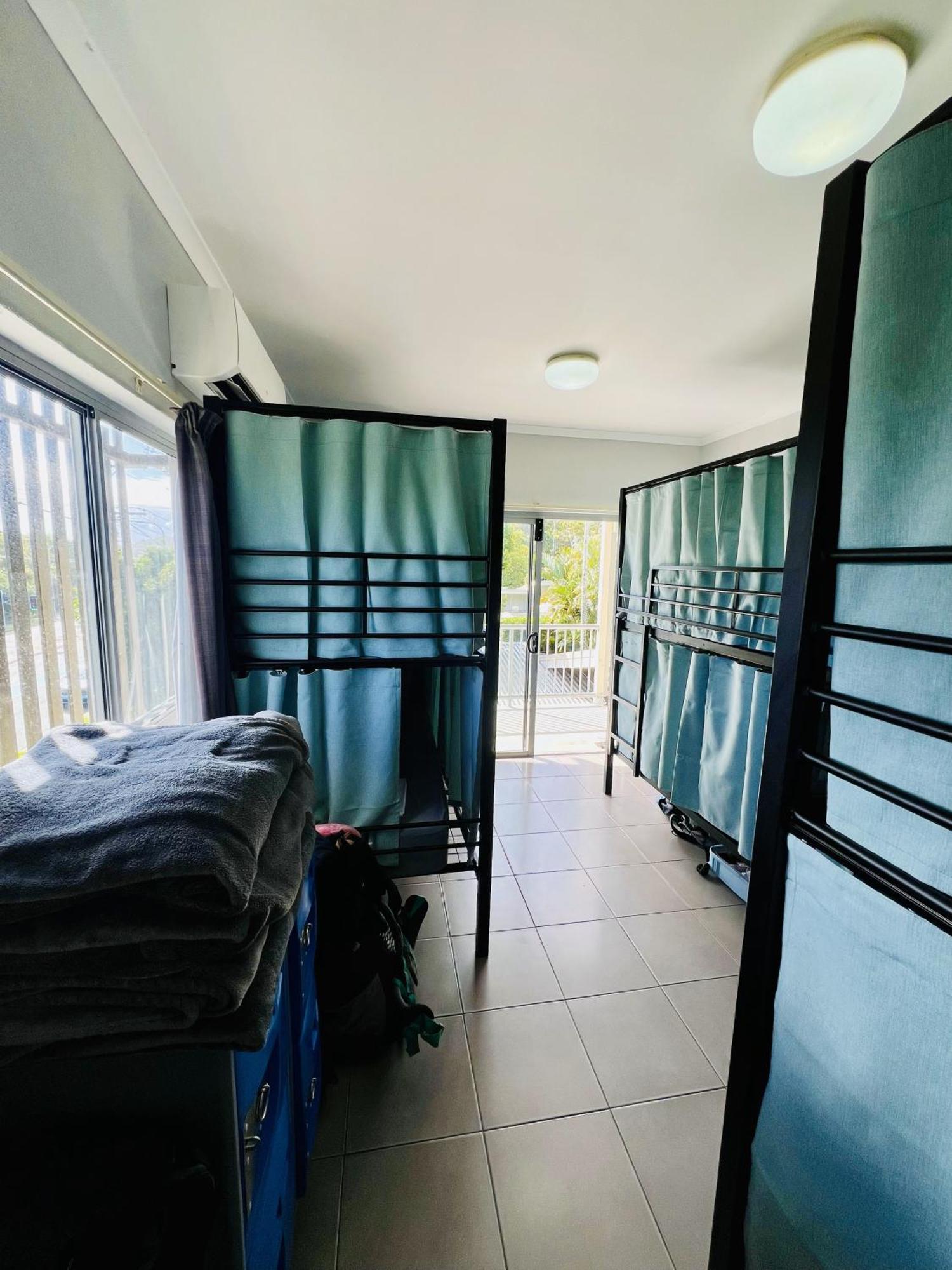 Noosa Flashpackers Sunshine Beach Exterior photo