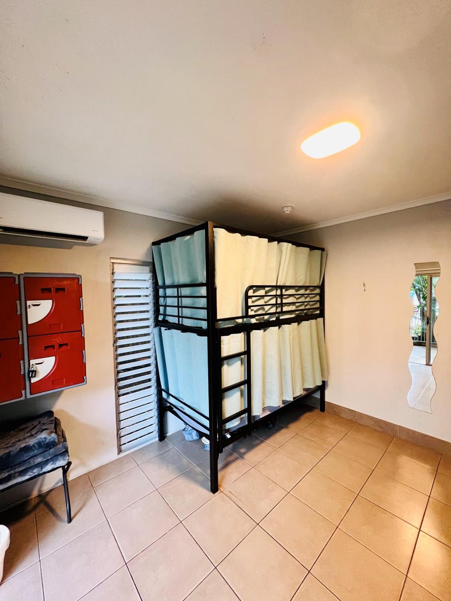 Noosa Flashpackers Sunshine Beach Exterior photo