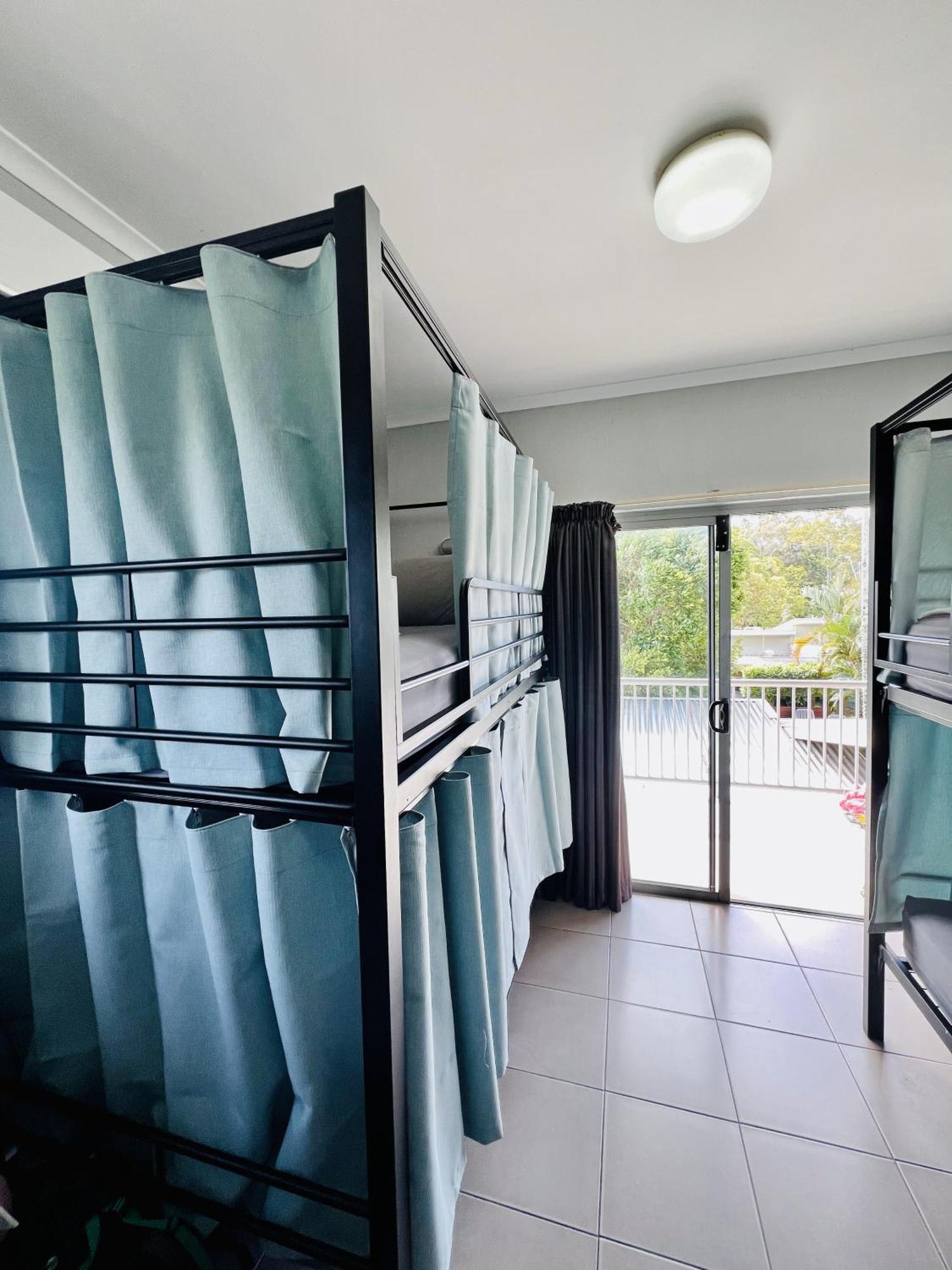 Noosa Flashpackers Sunshine Beach Exterior photo
